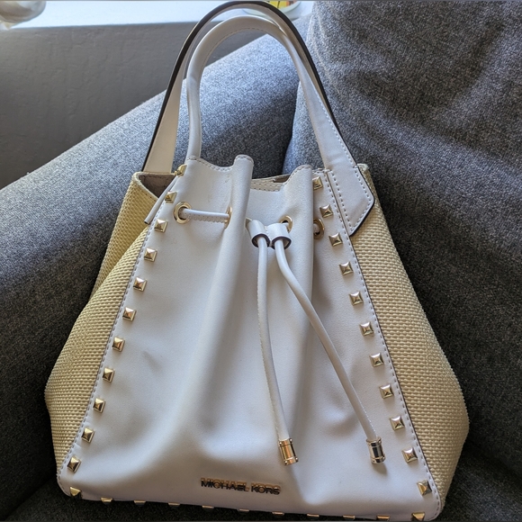 Michael Kors Phoebe Large Two Tone Drawstring Handbag Bag. - Picture 6 of 16